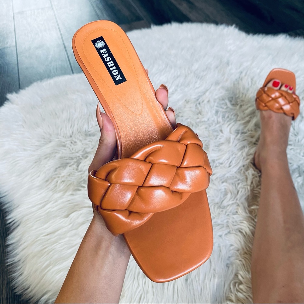 NEW Leather Braided sandals 36 / 6 heels